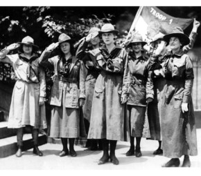 An early, black and white picture of a Girl Scout troop from 1912.