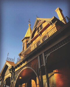 A picture of Rosson House Museum at sunset.